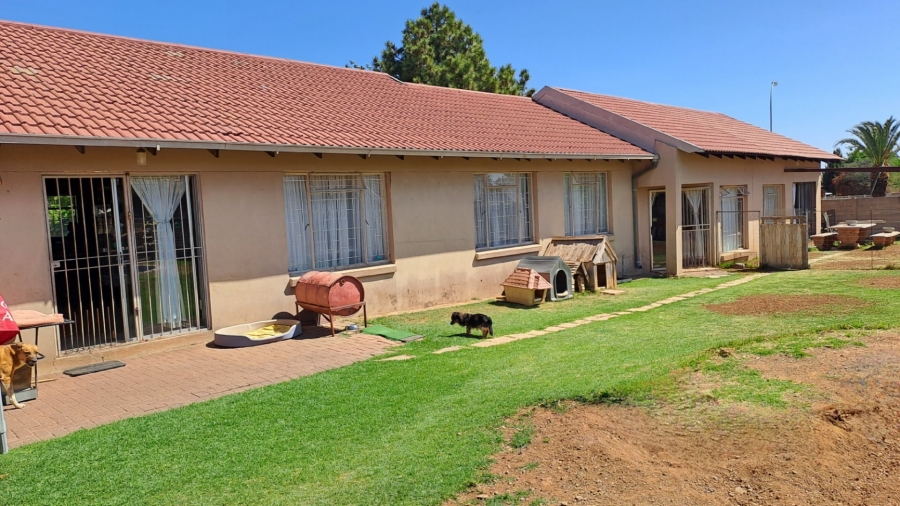 4 Bedroom Property for Sale in Uitsig Free State